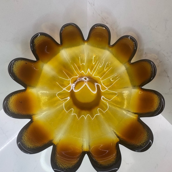 Vintage Indiana Glass Amber Lotus Petal Bowl – Mid Century Flower Glass - Picture 3 of 6